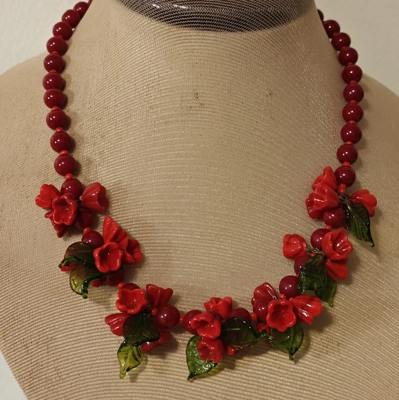 Vintage Venetian/Czech? Red Flowers and Green Leaves Handblown Glass Necklace - Picture 10 of 16